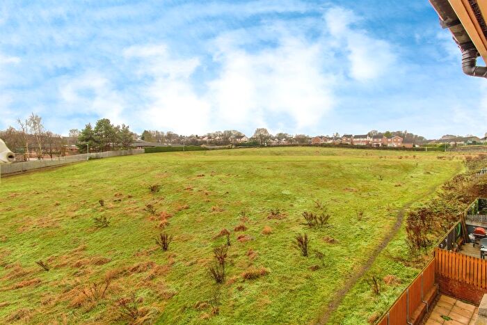 2 Bedroom Flat For Sale In Fieldmoor Lodge, Pudsey, LS28