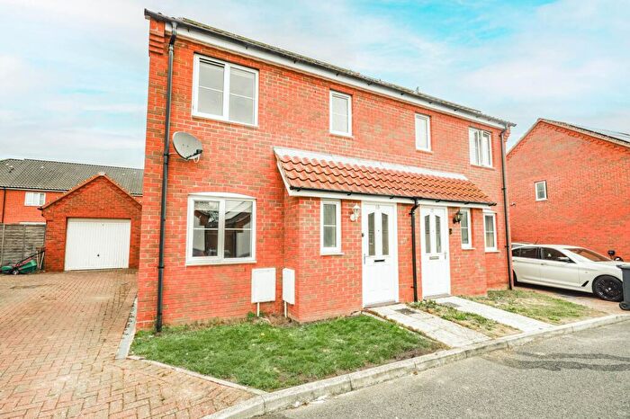 3 Bedroom Semi Detached House To Rent In Brundall, NR13