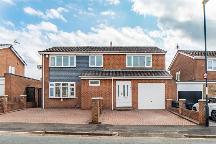 4 Bedroom Link Detached House For Sale In Ladybank, Newcastle Upon Tyne, NE5