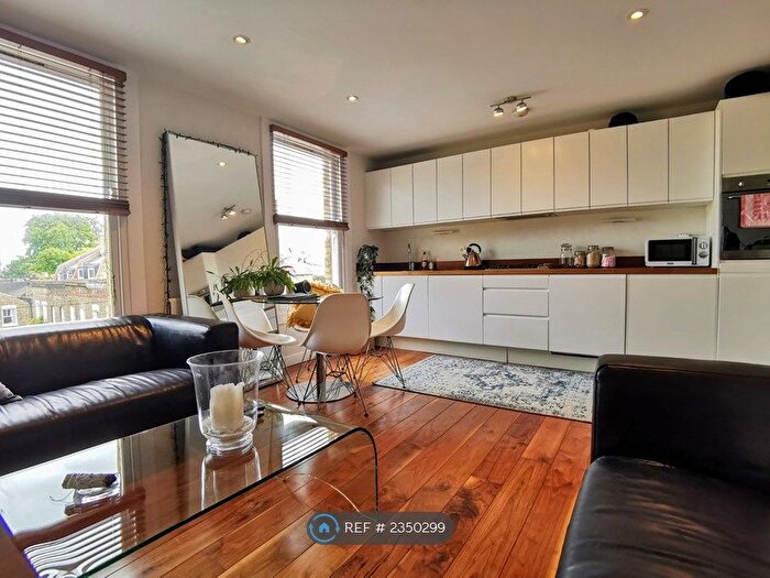 2 Bedroom Flat To Rent In Tunstall Road, London, SW9