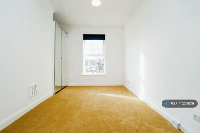 1 Bedroom Semi-Detached House To Rent In Selwyn Road, London, E13