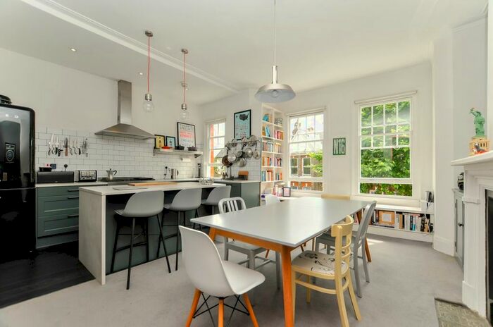 2 Bedroom Maisonette To Rent In Forburg Road, London, N16