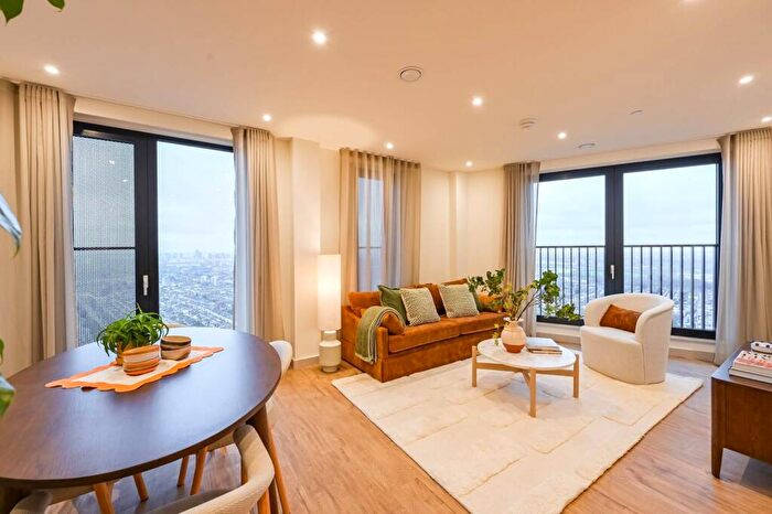 2 Bedroom Flat To Rent In The Eades, Selborne Road, Walthamstow, E17