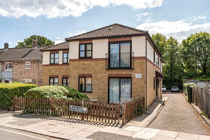 1 Bedroom Flat For Sale In Queens Road, Enfield, EN1