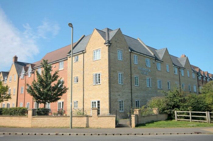 2 Bedroom Flat For Sale In Erdington House, Yarnton, OX5