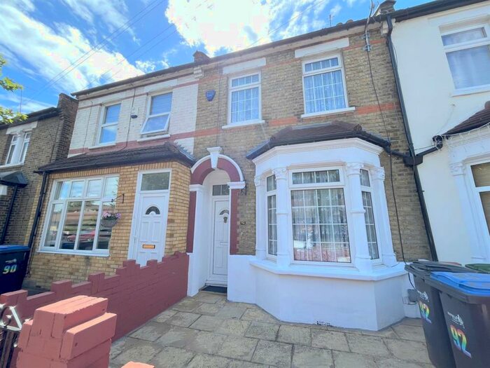 2 Bedroom House To Rent In Croyland Road, Edmonton, N9