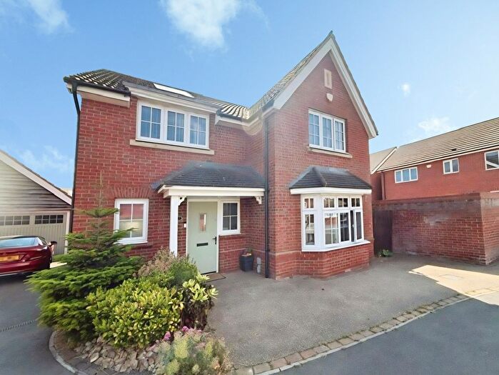 4 Bedroom Detached House For Sale In Lower Lapwing Piece, Tipton, DY4