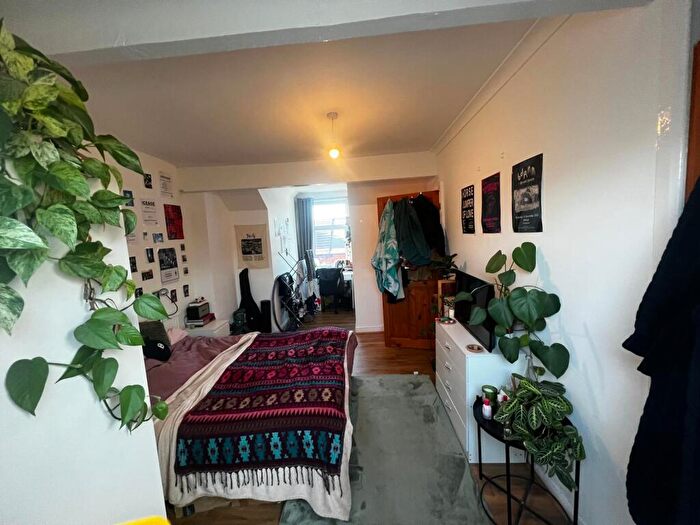 4 Bedroom End Of Terrace House To Rent In Foxhall Road, Forest Fields, Nottingham, NG7