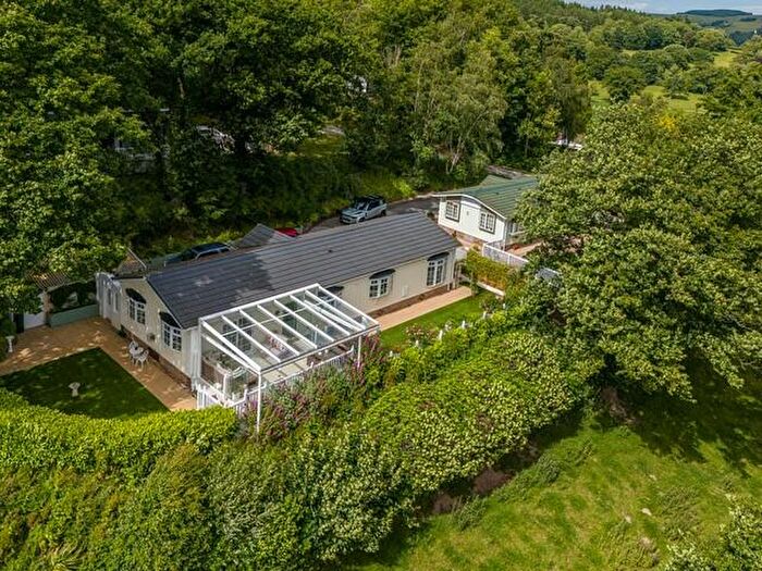 3 Bedroom Detached House For Sale In Norton Manor Park, LD8