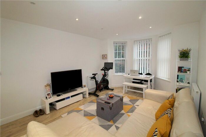 2 Bedroom Flat To Rent In South Park Hill Road, South Croydon, CR2