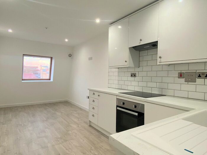 1 Bedroom Flat To Rent In Cromwell Square, Ipswich, IP1