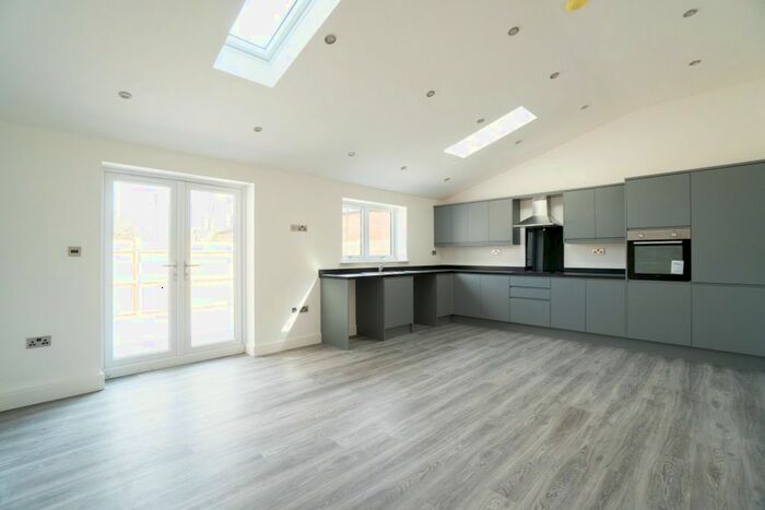 2 Bedroom Flat To Rent In Greenhill Lane, Riddings, Alfreton, DE55