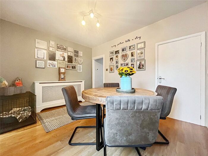 3 Bedroom Terraced House For Sale In Gordon Road, Gillingham, Kent, ME7