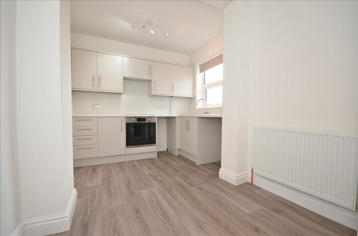 2 Bedroom Maisonette To Rent In Washbrook Road, Rushden, Northamptonshire, NN10