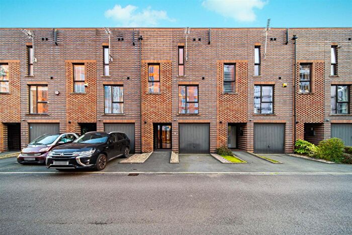 3 Bedroom Property For Sale In Navigation Street, Manchester, M4