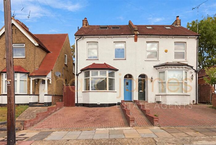 4 Bedroom Semi Detached House For Sale In Shakespeare Road, Mill Hill, NW7