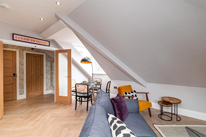 2 Bedroom Apartment To Rent In Chelmsford Grove, Sandyford, Newcastle Upon Tyne, NE2