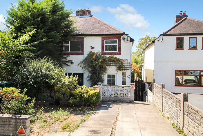 3 Bedroom Semi Detached House For Sale In Burton Road, Swadlincote, DE11