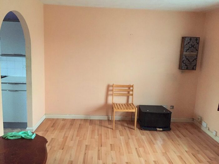 1 Bedroom Flat To Rent In Hatton Road, Feltham, TW14