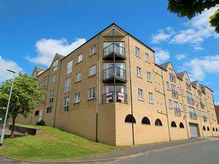 2 Bedroom Apartment To Rent In Winchester Court, Boothtown, Halifax, HX3