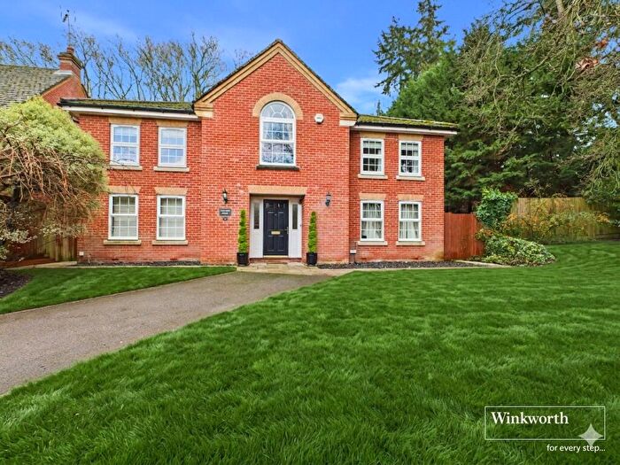 5 Bedroom Detached House For Sale In Rosyth Gardens, Newbury, Berkshire, RG14