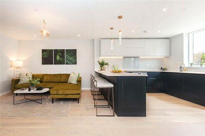 4 Bedroom House To Rent In Knights Hill, London, SE27