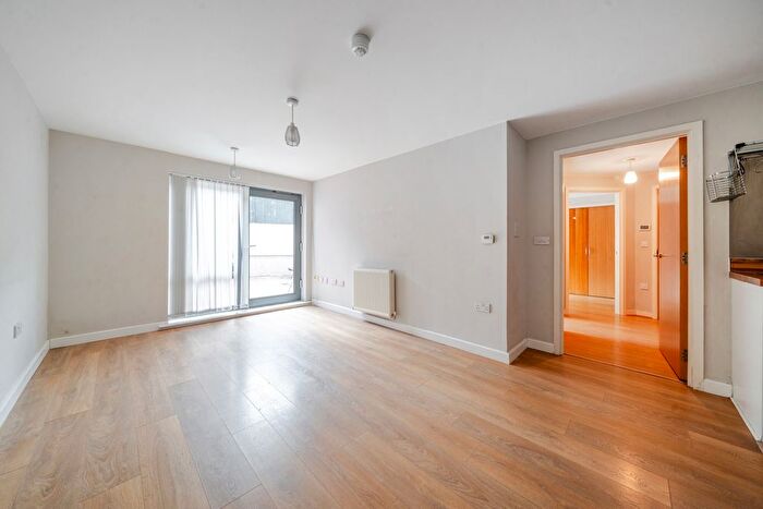 1 Bedroom Flat For Sale In Lovelace House, - Uxbridge Road, London, W13