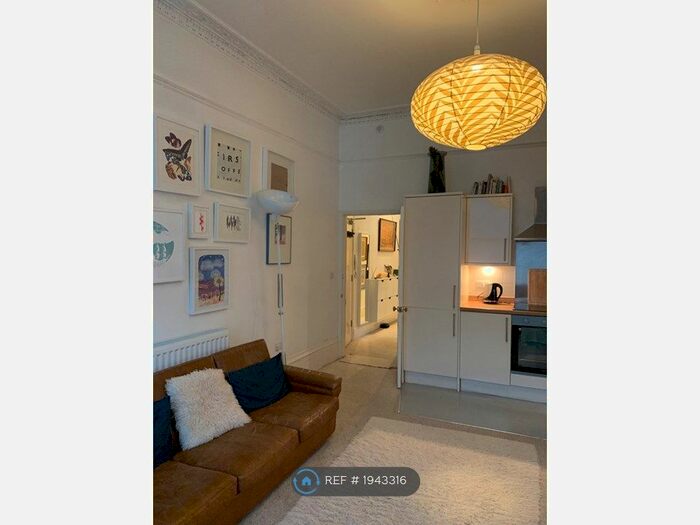 2 Bedroom Flat To Rent In Goldsmid Road, Hove, BN3