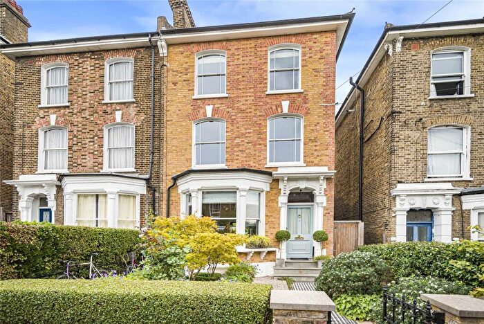 4 Bedroom Semi-Detached House For Sale In Cranfield Road, London, SE4