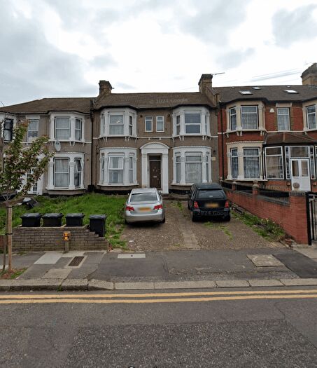 Garage / Parking To Rent In Parking Space Argyle Road, Ilford, Essex, IG1