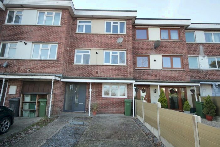 4 Bedroom Terraced House To Rent In Fir Tree Lane, Newbury, RG14
