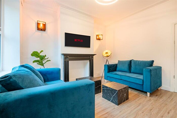 4 Bedroom House To Rent In Crookes Road, Crookes, Sheffield, S10