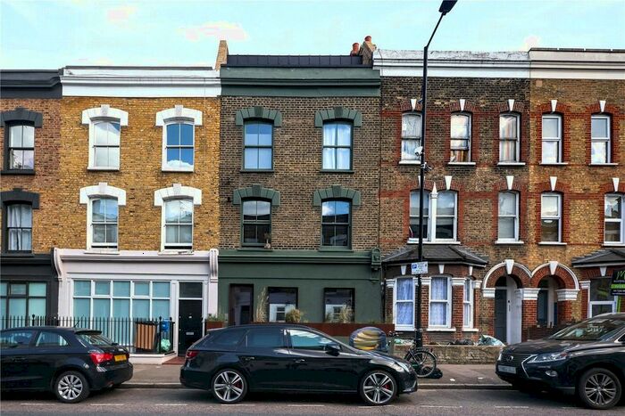 3 Bedroom Flat To Rent In Chatsworth Road, Hackney, London, E5