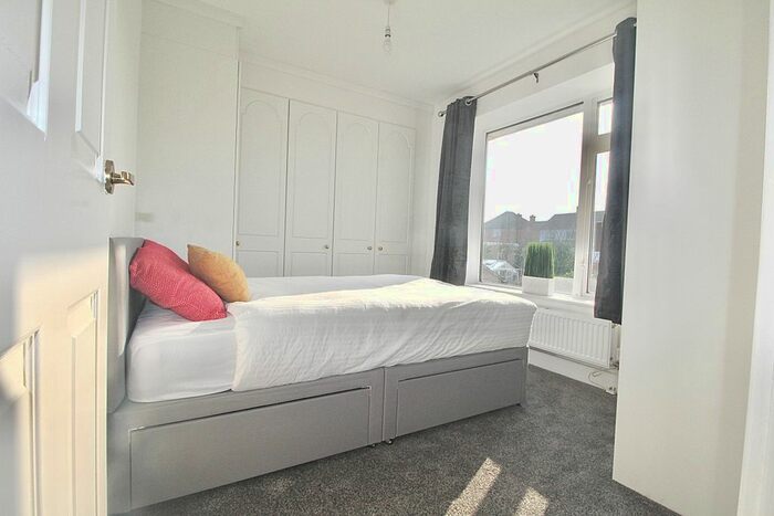 2 Bedroom Property To Rent In Otley Road, LS16