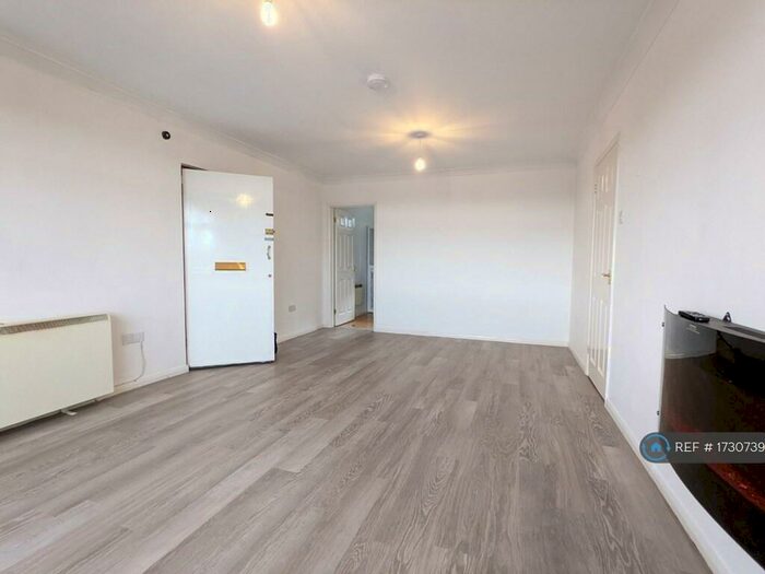 2 Bedroom Flat To Rent In Braemor Court, Bristol, BS9