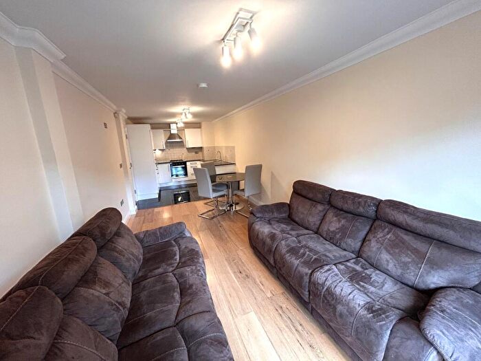 3 Bedroom Apartment To Rent In Upper Chorlton Road, Manchester, M16