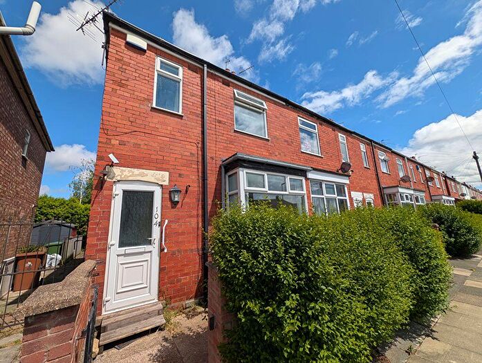 3 Bedroom End Of Terrace House For Sale In Spring Bank, Grimsby, DN34