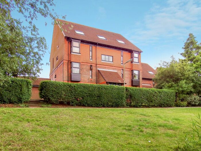 Studio To Rent In Veryan, Woking, GU21