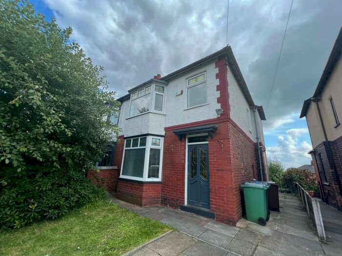 3 Bedroom Semi-Detached House To Rent In Bury And Bolton Road, Radcliffe, Manchester, M26