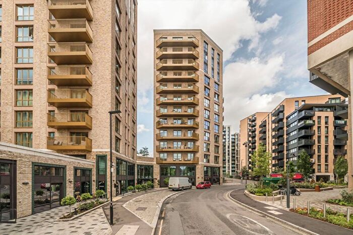 1 Bedroom Flat For Sale In Capital Interchange Way, Brentford, TW8