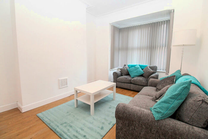 4 Bedroom Terraced House To Rent In Wetherby Grove, Burley, LS4