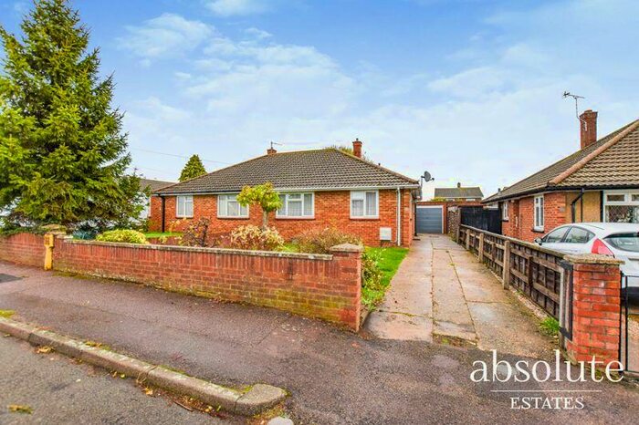 2 Bedroom Bungalow To Rent In Vicarage Lane, Wilstead Village, Bedford, MK45