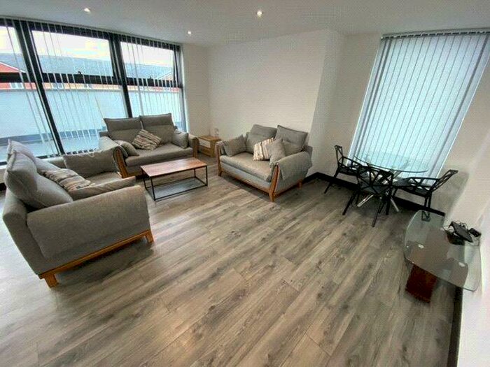 4 Bedroom Apartment To Rent In San Court, Rusholme, Manchester, M14