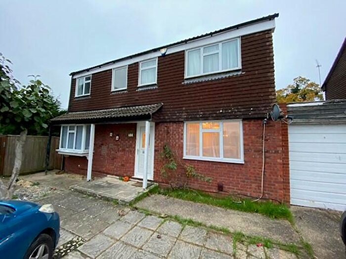 4 Bedroom Detached House To Rent In Bronte Close, Aylesbury, HP19