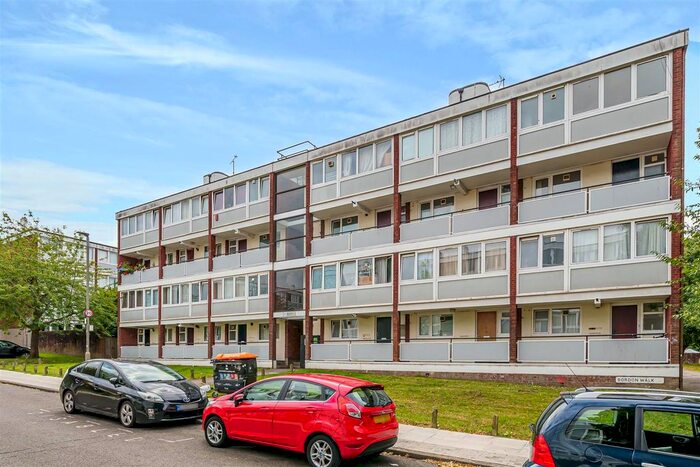 4 Bedroom Flat To Rent In Bordon Walk, London, SW15