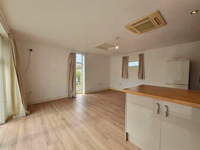 1 Bedroom Semi-Detached Bungalow To Rent In The Willows, Bar Hill, Cambridge, CB23