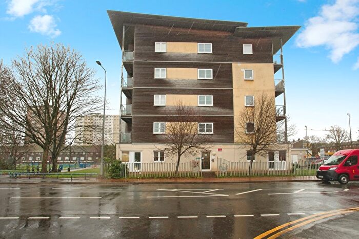 1 Bedroom Flat To Rent In Heol Staughton, Cardiff, CF10