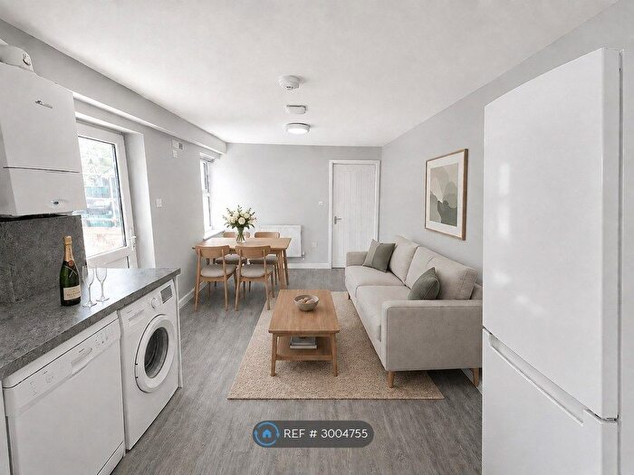 4 Bedroom Flat To Rent In Pitt Road, Bristol, BS7
