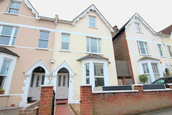 1 Bedroom Flat To Rent In Parkwood Road, Wimbledon, SW19