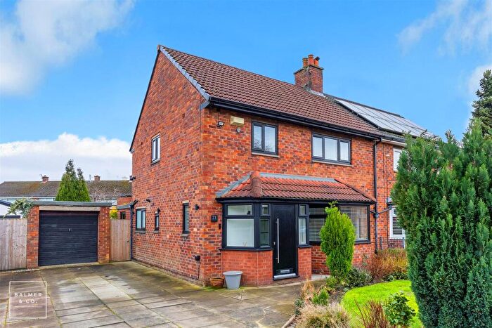 3 Bedroom Semi Detached House For Sale In Lovers Lane, Atherton, M46